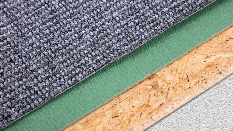 thảm màu xám và thảm chống trượt