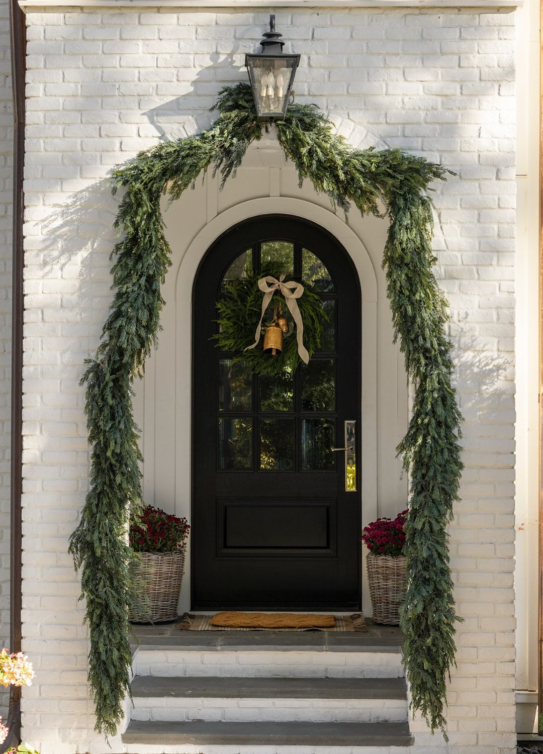 ý tưởng trang trí kỳ nghỉ vòng hoa ngoại thất