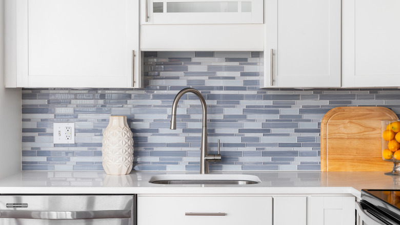 BACKSPLASH VỚI MOSAICS STACKEAR TUYỆT VỜI TUYỆT VỜI TUYỆT VỜI