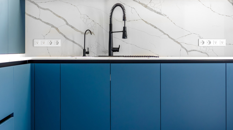 Backslash màu trắng thạch anh với Veining màu xám