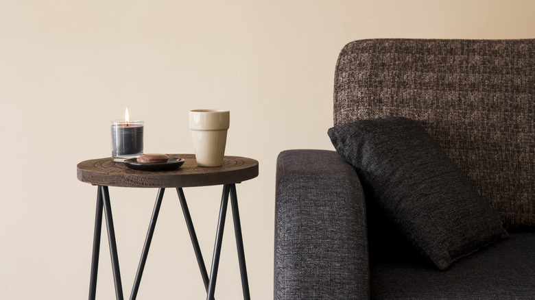 bảng màu đen bên trên