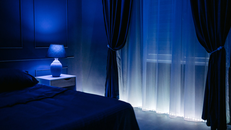 rèm cửa ngược sáng