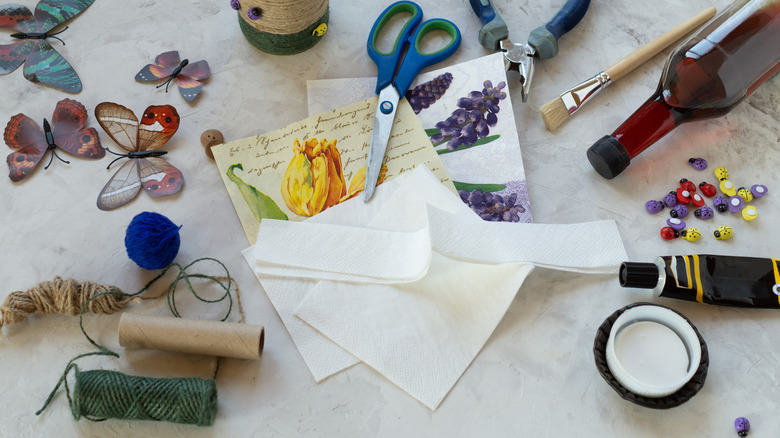 nguồn cung cấp trang trí