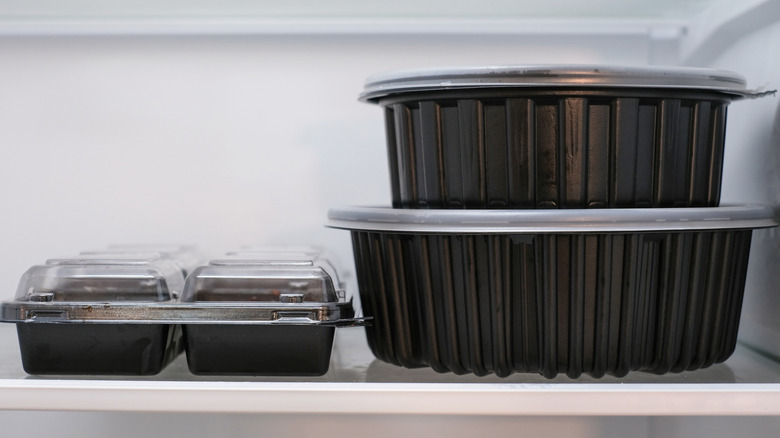Hộp nhựa đựng thức ăn thừa trong tủ lạnh
