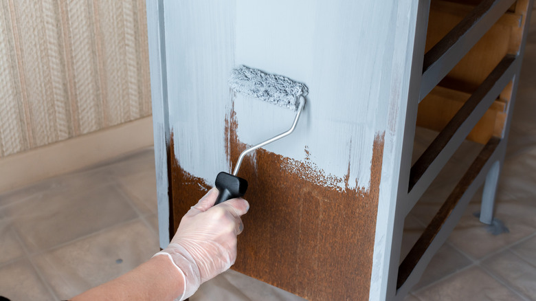 Vẽ tay tủ quần áo màu xanh