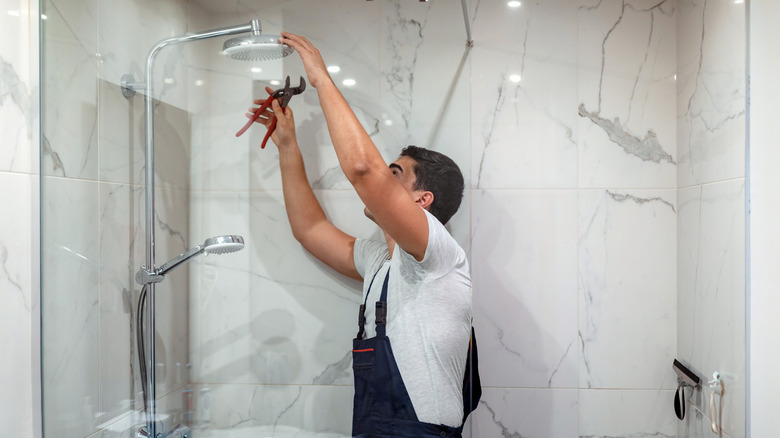 gắn đầu vòi hoa sen mới