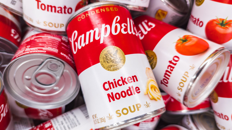 Đống hộp súp của Campbell