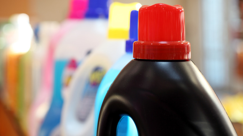 chai đựng nước giặt bằng nhựa